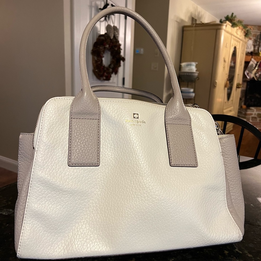 Kate Spade Southport Avenue Lydia Leather Top Handle satchel 
Excellent shape!!